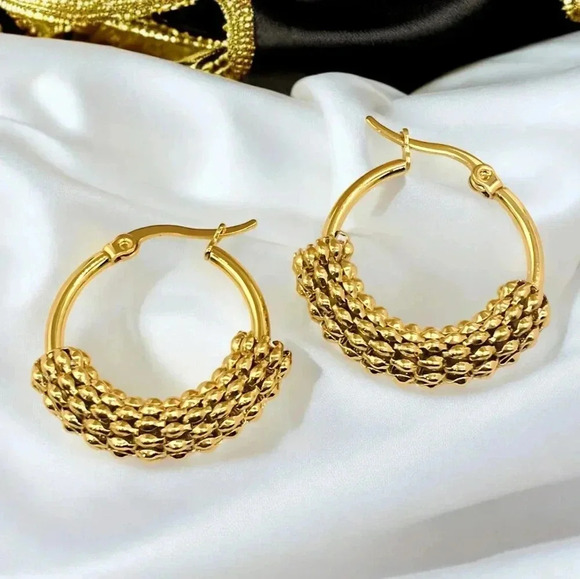 🆕️✨18K Gold Plated Beaded Hoop Earrings | Hypoallergenic & Gift-Ready 🎁 - Picture 1 of 10